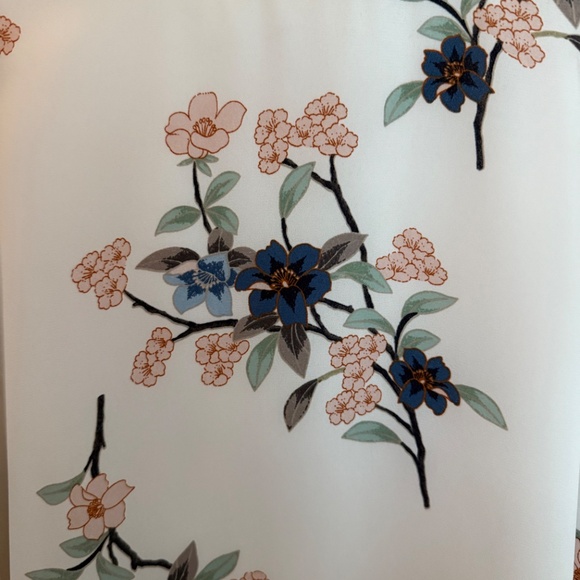 Anne Taylor Blouse - Picture 2 of 2